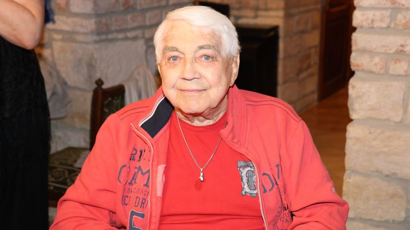 Odisla ceska herecka legenda Jiri Krampol