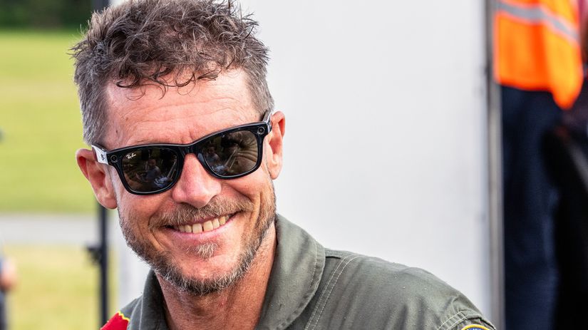 Orbanovi Nobelovu cenu za mier volal muz ktory sa nebal skocit do nicoty Felix Baumgartner odisiel tak ako zil medzi nebom a zemou