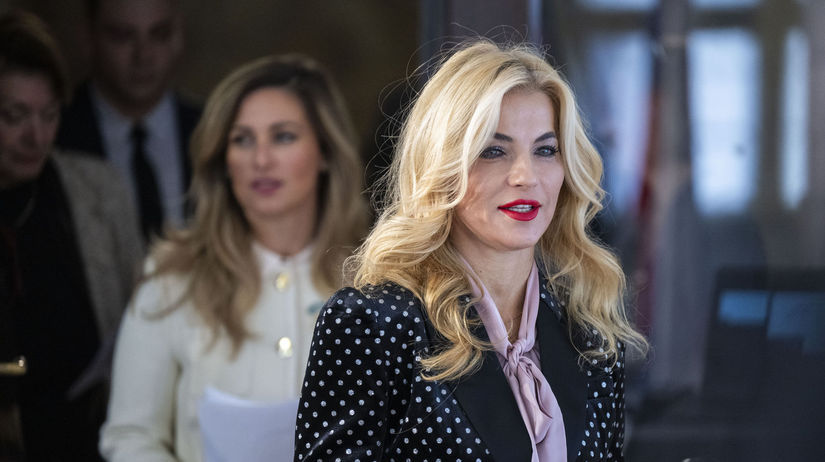 Progresivci vyzyvaju Simkovicovu aby odvolala Petru Flach