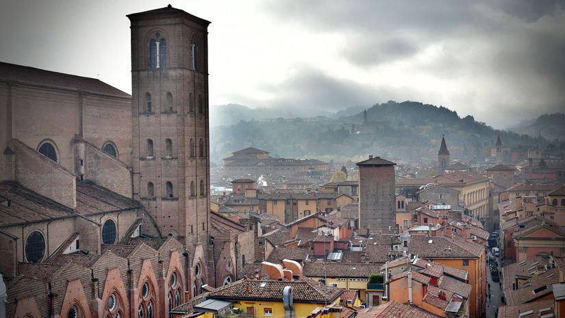 Bologna Cervena tucna a vzdelana Mesto kde nevaria bolonske spagety