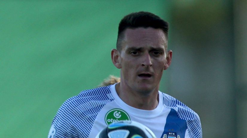 Calzona ho vyradil na poslednu chvilu Slovan nechcel zaplatit milion Polievka ma namierene k rivalovi