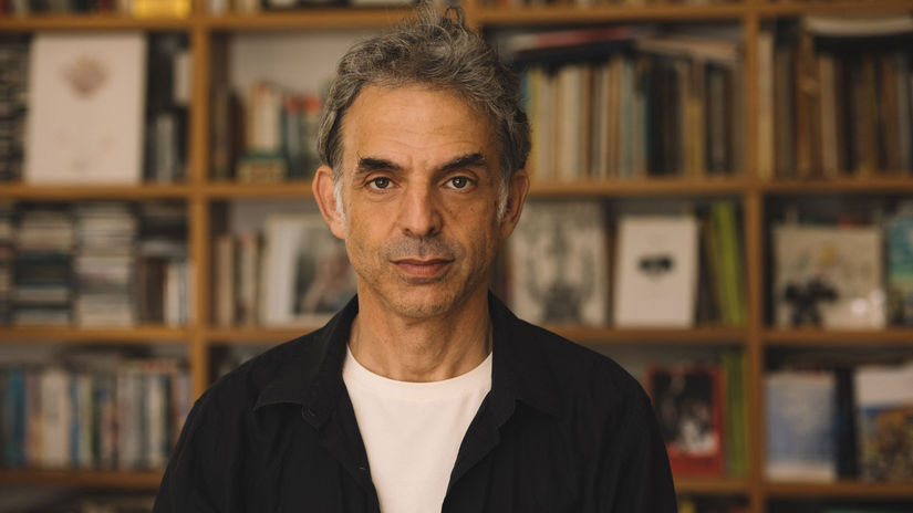 Izraelsky spisovatel Etgar Keret Vsetci sa citime ako obete