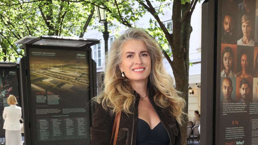 Menzelova pozuje v plavkach a radi zenam ako schudnut