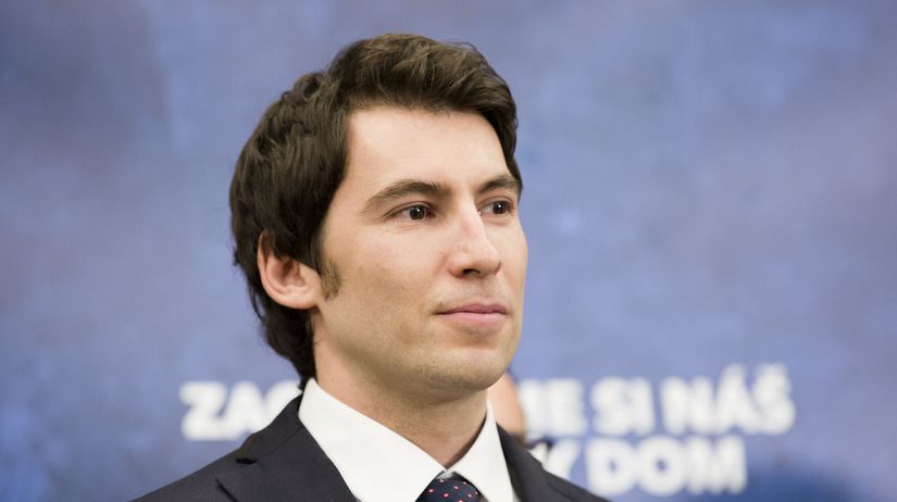 Novym poslancom ma byt pravnik Dusenka