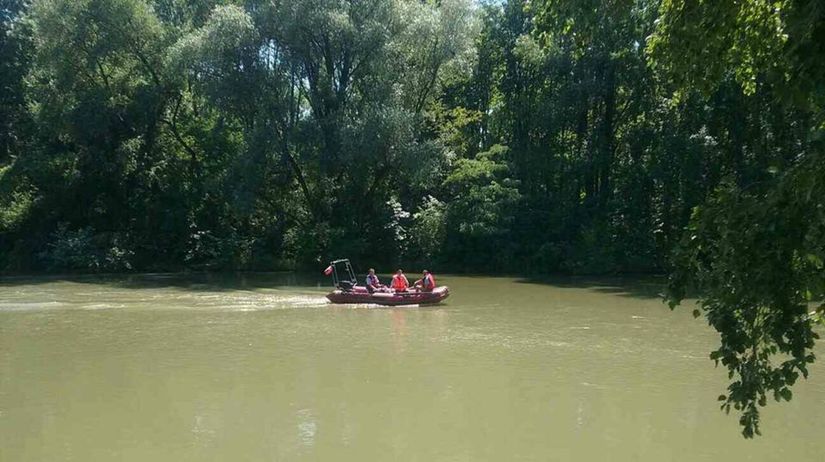 Obrovska tragedia pri Leviciach Matka so sedemrocnym dievcatkom sa utopila
