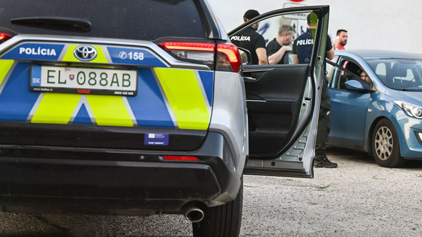 Policajti mali v Bratislave nehodu hlasili aj zranenych