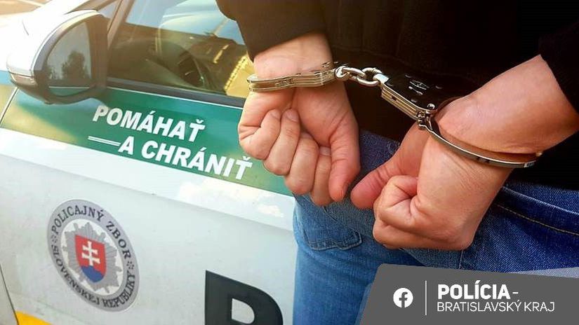 Sestkrat trestany recidivista hrozil zabitim policia ho zadrzala