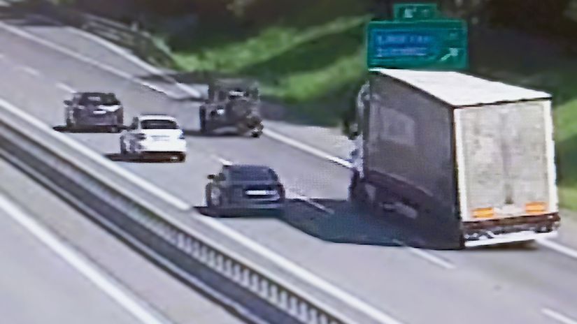 Toto snad nie Kamionista siel po dialnici bez jedneho kolesa