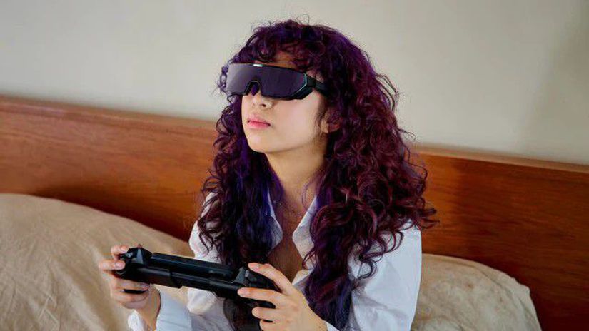 VR okuliare Sentinel vytvaraju obraz 180 palcov