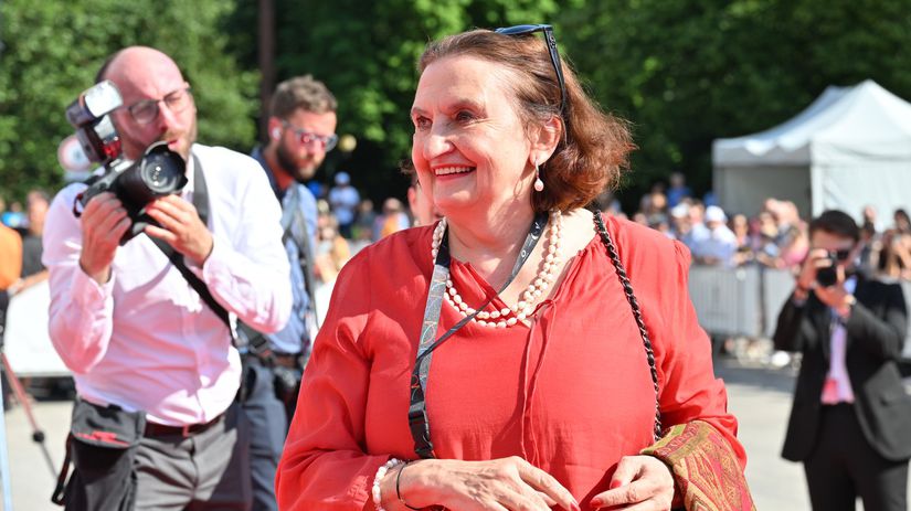 Vycerpana Eva Holubova nasla pokoj v kupeloch