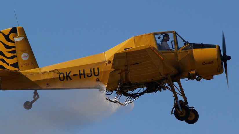 Z polnohospodara lovec dronov Ukrajinci vyzbrojili legendarny cesky Cmeliak raketami