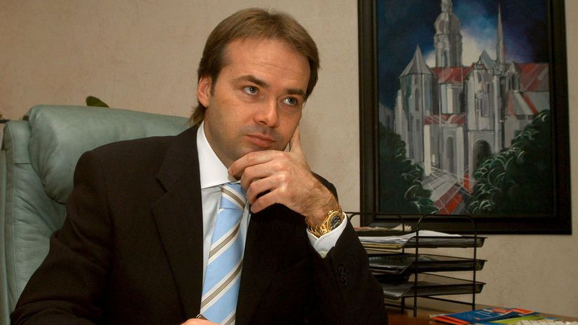 Devatdesiate roky su spat Julius sa vracia na scenu