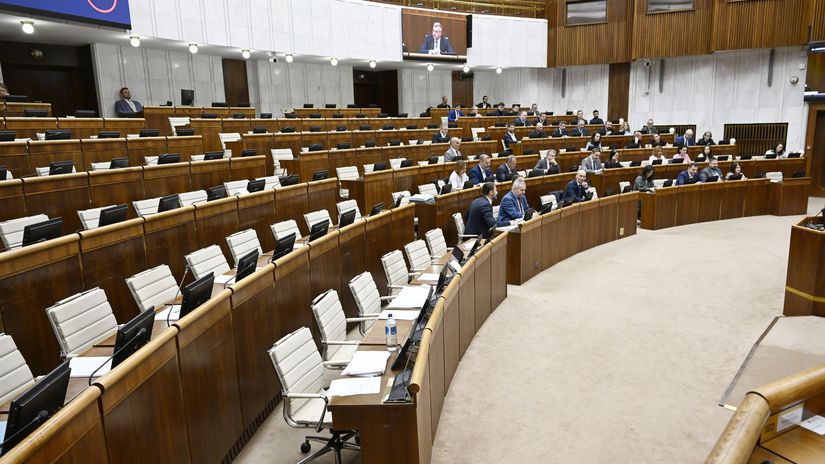 Danko Opozicni poslanci nechodia do prace a cakaju na nas