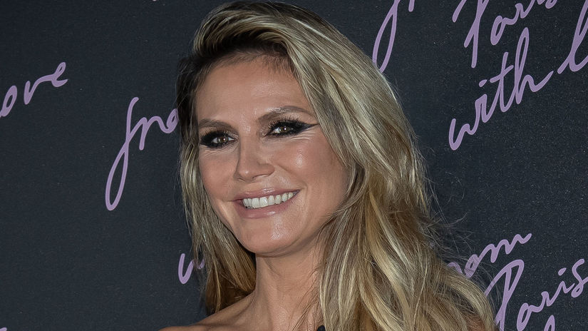 Heidi Klum vekom neodsuva nahotu Objavila sa iba v sietke zuby si ozdobila ako hip hopova hviezda