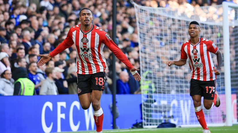 Novacik Premier League uz na druhom mieste tabulky