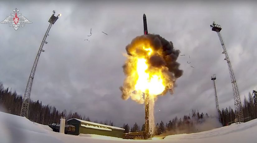 VIDEO Moskva napina svaly Putin odpalil rakety z jadrovej triady
