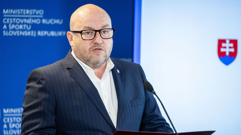 600 tisic eur za stanok v Cine Vlada odvolala tajomnika Huliaka