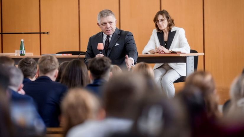 Fico sa vratil do Popradu protestni studenti ho vypiskali