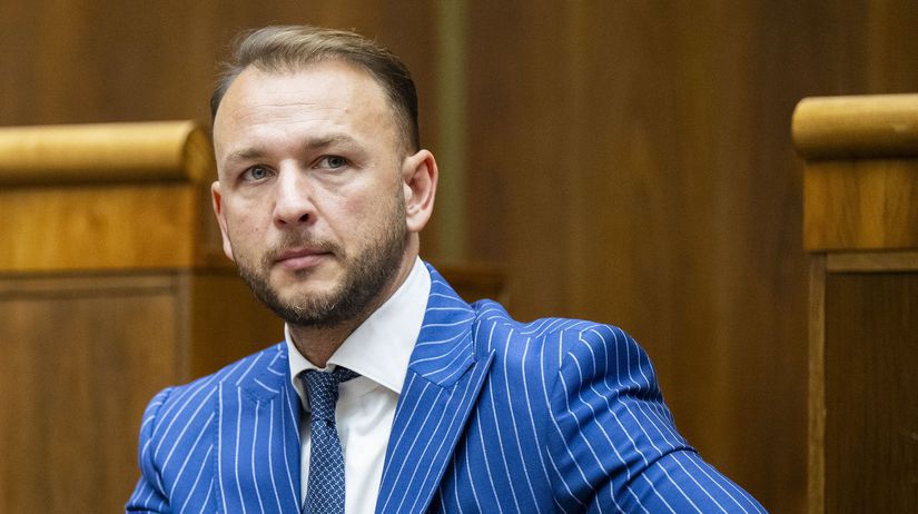 Pravni experti kritizuju vladny plan na zrusenie Uradu na ochranu oznamovatelov