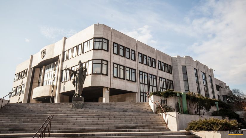 Volby by v novembri vyhralo PS nasledovane Smerom a Republikou
