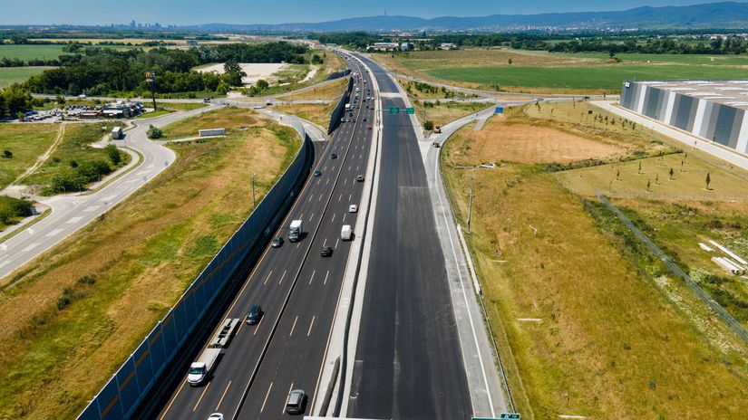 A je to tu Velky milnik na bratislavskej D1 sa blizi NDS avizuje aj uplnu uzaveru