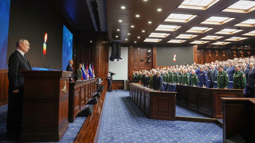 Putin nazval europskych lidrov malych prasiatkami Rusko chysta dalsi rok vojny tvrdi Zelensky
