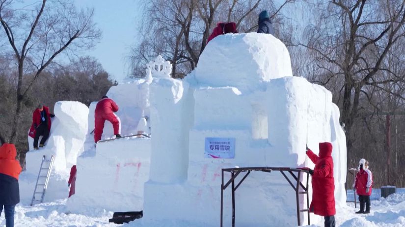 Chobotnica a Tadz Mahal Koncepty inspirujuce socharov na festivale snehu v Cine