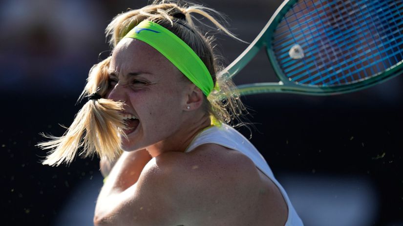 Kratky proces s jedinou Slovenkou Sramkova na Australian Open ziskala osem gemov