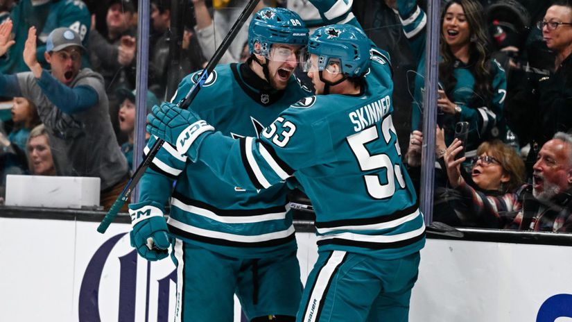 Najlepsi vykon v NHL kariere Trojgolovy Regenda ziaril proti Cernakovi