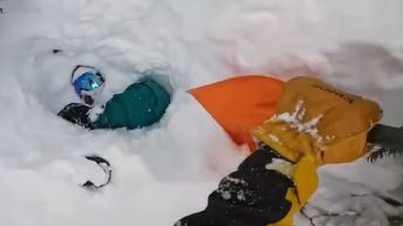 Sekundy od tragedie zachytila kamera Lyzarov pohlad zachranil snowboardistovi zivot