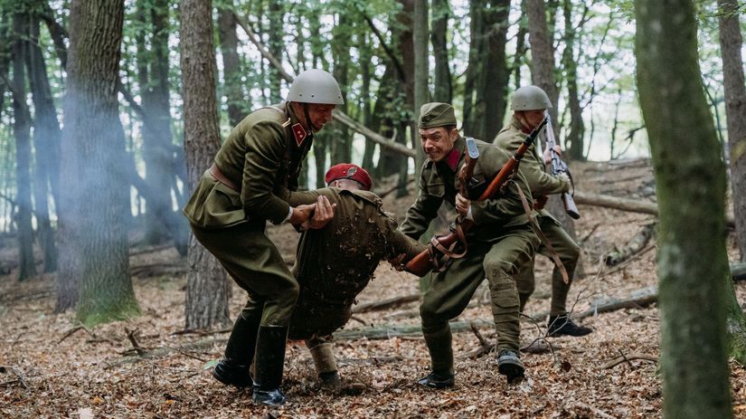 Serial Dunaj opat prepisuje dejiny a lame srdcia Brutalna smrt a Sarlotino tajomstvo rozdelili fanusikov