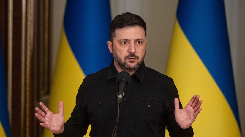 Zelenskyj by vo volbach prehral ale Ukrajinci mu doveruju