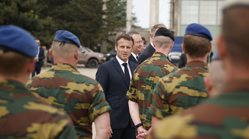 macron zostruje zamieri vojaci nato do gronska francuzsko predlozilo provokativnu ziadost