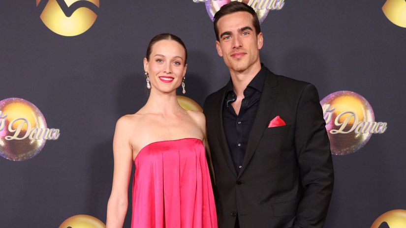 Bardyho krasna polovicka odhalila fotografie ktore vas ohromia takto vyzarali na zaciatku ich lasky