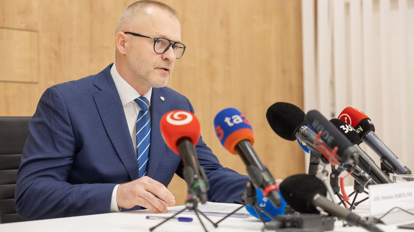 Krajsk prokuratra sa vyjadrila k darovaniu vojenskej techniky Ukrajine