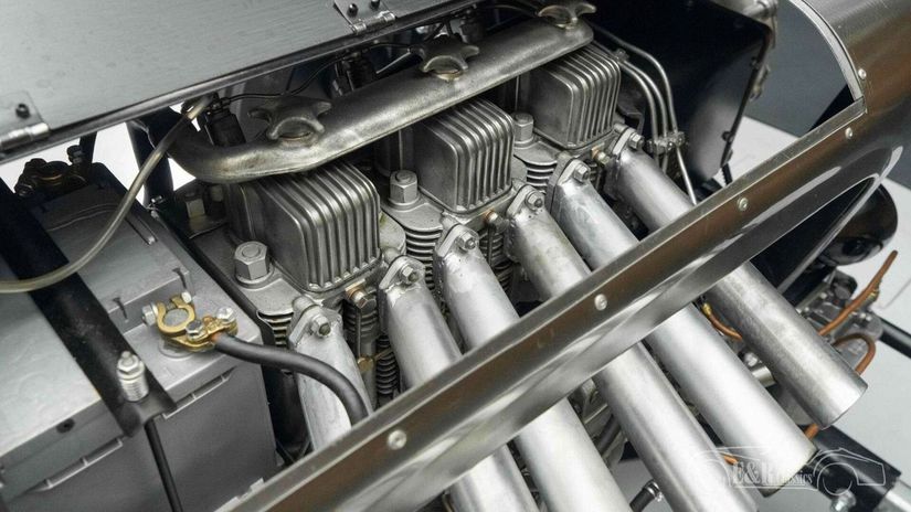 Lamborghini Centenario Traktori Najslabsie lambo vsetkych cias predavane za cenu super sportu