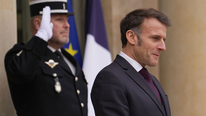 Macron planuej obnovit dialog s Putinom Kremel privital prezidentove vyhlasenia