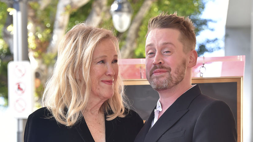 Mama myslel som si ze mame cas Macaulay Culkin poslal srdcervuci odkaz zosnulej Catherine OHara do neba