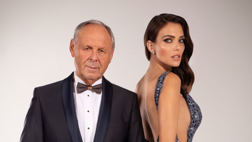 Nadherna Martina Schindlerova ako Bond girl ohromila Na co mi je chlap co mi podrzi dvere ked potom zmizne