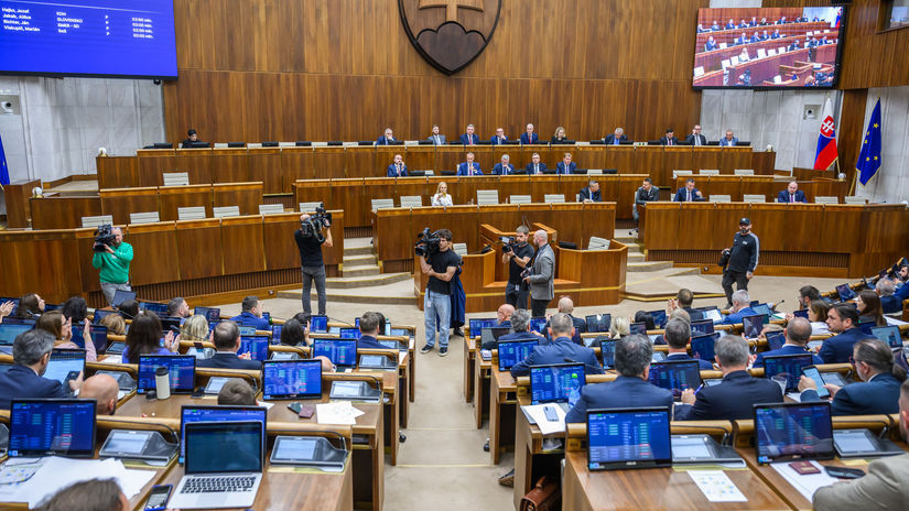 Rasi ohlasil zmenu stat zacne setrit na cestach poslancov vreckove uz nedostanu