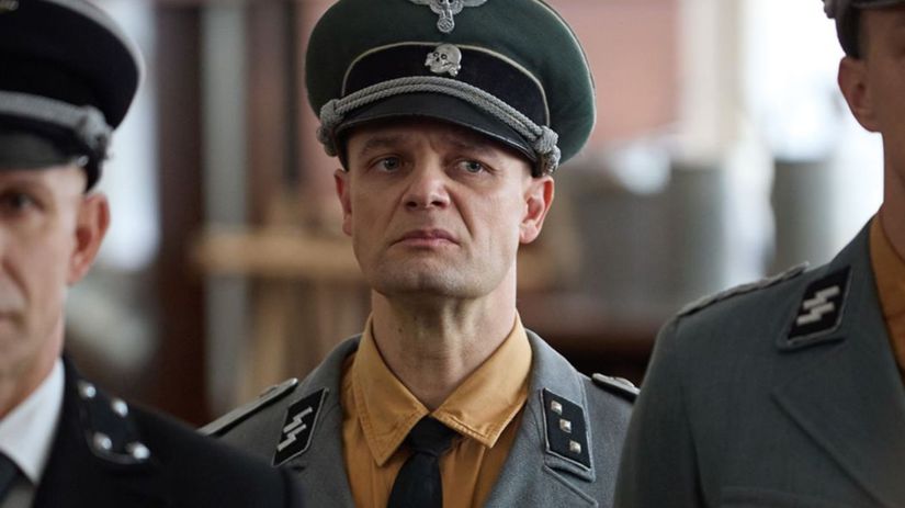 Znama tvar z Dunaja prerusila ticho o svojej minulosti herec bol sucastou skupiny povazovanej za sektu