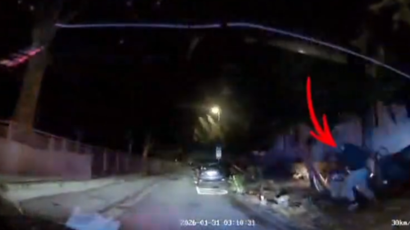 nadrogovany muz zufalo unikal policii po naraze utekal peso mal tri zakazy soferovania