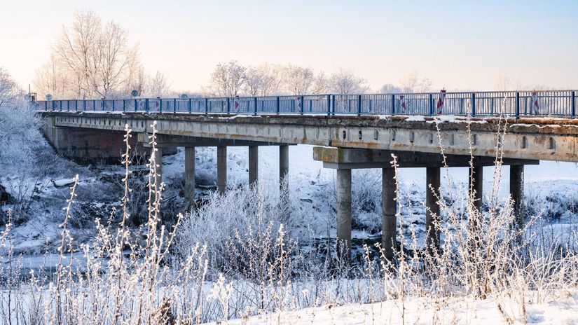 pri zbudzi opravuju most obchadzka je dlha 24 kilometrov