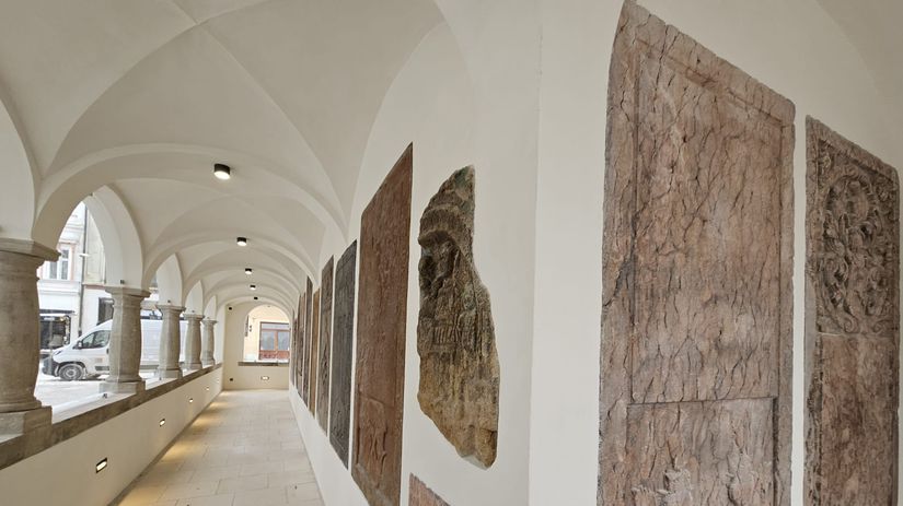 zrekonstruovanu urbanovu vezu mozu turisti obdivovat v celej jej krase ale musia dodrziavat pravidla