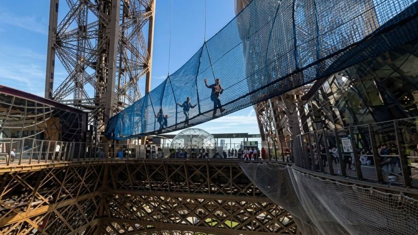 40 metro v adrenalinu a 25 000 uzlov dovery v najnavstevovanejsom meste eurypy otvorili najvyssi mestsky most