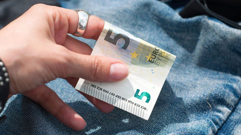 Banka zverejnila aka bude nova pateurova bankovka zabudnite na papier vyzera uplne inak