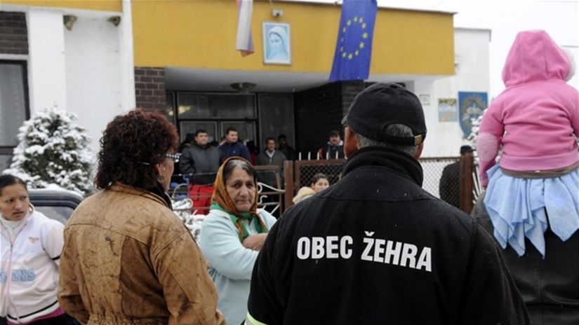 Horuca krv v Zehre opat vzblkla Lietali paste kosy a macety ludia skoncili v nemocnici