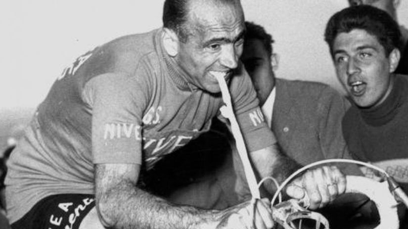 Jeden den zlomena klucna kost dalsi den rameno najhorsie vsak prislo potom slavna fotografia vznikla v totalnej bolesti