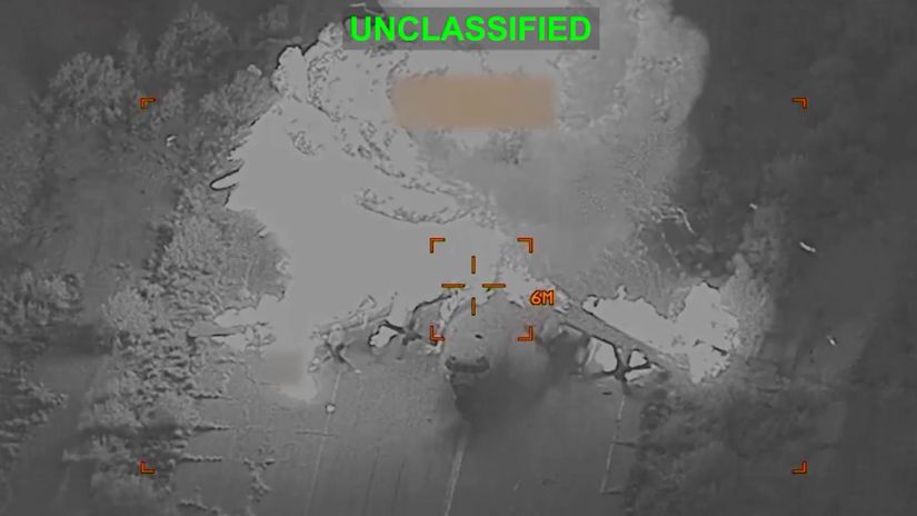 Masivne udery na letisko v Irane Americania predviedli ako lietadla roztrhnu na kusy