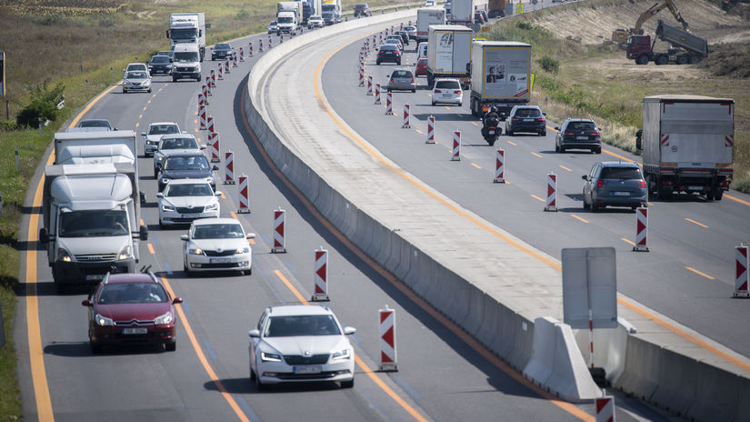 Pasca na vodicov Motoristi zaplatili miliony eur na neoficialnych weboch za dialnicne znamky